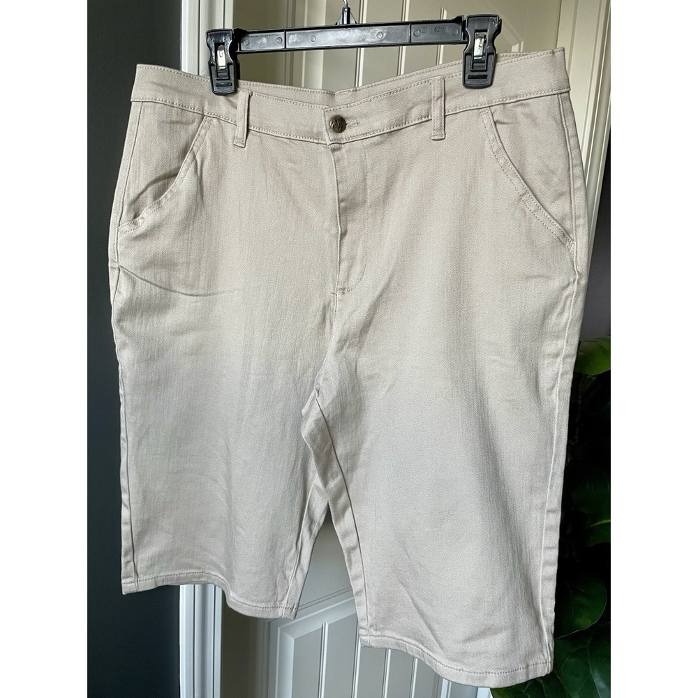 Nwt Diane Gilman DG2 Bermuda Shorts Beige Size 16 Stretch Cotton